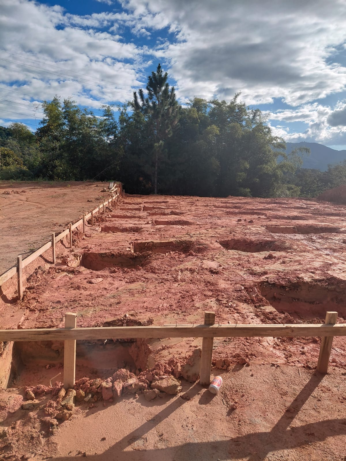 Limpeza de terreno: o que fazer antes da terraplanagem?